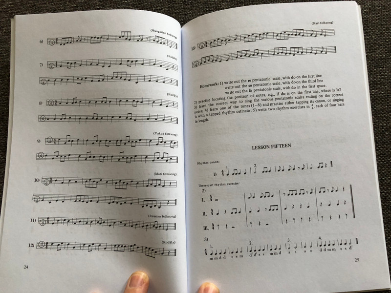 Musical Reading and Writing - Pupil's Book 1 - Lessons 1-30 by Erzsébet Szőnyi / Editio Musica Budapest Z.6718 / The Kodály Concept Library / Paperback (9790080067185)