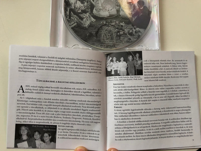 Kalocsai Kiskocsmában (Vasárnap Este A Bálban) / In A Little Pub Of Kalocsa (Sunday Evening Dance Party) = In Kalocsaer Kneipe (Am Sonntag Abend Im Ball) / Kalocsai Múzeumbarátok Köre ‎Audio CD 2002 / KMK01
