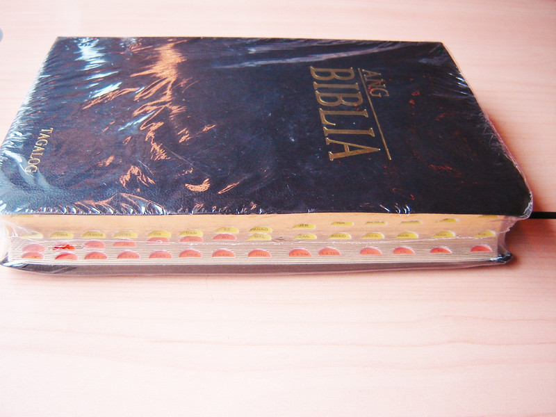 Tagalog Bible / Black Leather Bound, with Golden Edges and Thumb Index