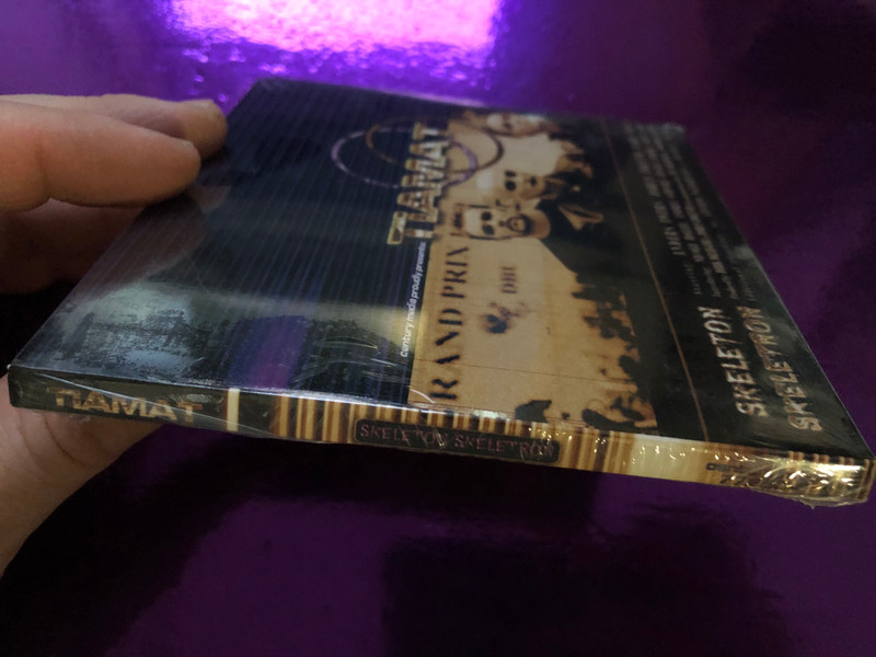 Century Media Proudly Presents: Tiamat – Skeleton Skeletron / Starring: Anders Iwers, Johan Edlund, Lars Sköld / Introduring: Nicole Bolley, Andrea Schwarz, Jessica Andree, Stefan Gerbe / Century Media Audio CD 1999 / 77280-2