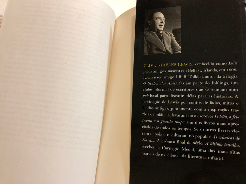 As Cronicas de Nárnia by C. S. Lewis / Portuguese edition of The Complete Chronicles of Narnia / Com ilustracoes de - With Illustrations by Pauline Baynes / Paperback / Martins Fontes 2011 / Translated by Paulo Mendes Campos, Siléda Steuernagel (9788578270698)