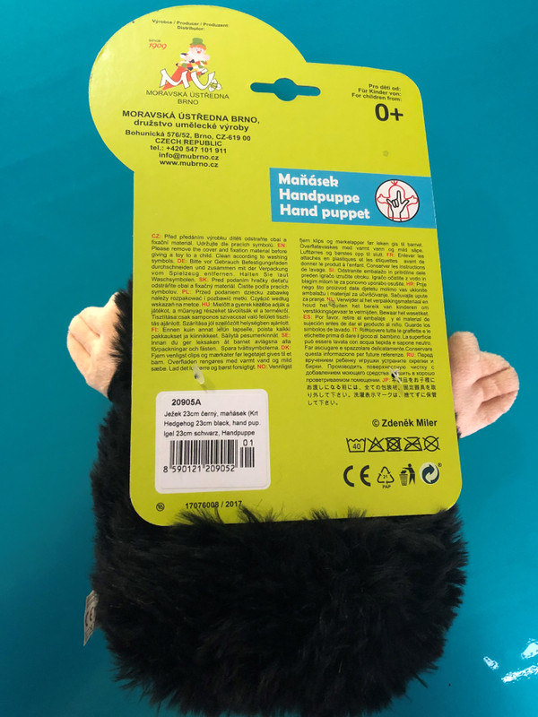 Hedgehog Hand puppet 23cm black (Little Mole) / Ježek maňásky 23cm černý (Krteček) / Igel Handpuppe 23cm schwarz (kleiner Maulwurf ) / Sündisznó kézi báb 23cm fekete (Kisvakond) / 20905A / Ages 0+ (8590121209052)