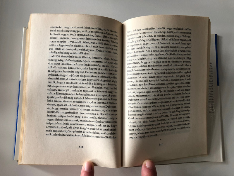 Kívül a körön by Szabó Magda - Hungarian essays / Szépirodalmi könyvkiadó 1982 / Hardcover (9631520765)