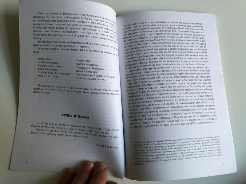 Toscanini and Beethoven by Ernő Lendvai / The Reconstruction of the 'Seventh Symphony' / Akkord Music Publishers / Paperback (9639255017)