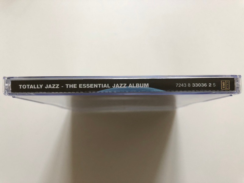 Totally Jazz - The Essential Jazz Album / Chet Baker, Sarah Vaughan, Thelonious Monk, Duke Ellington, Benny Goodman, Cannonball Adderley, Wes Montgomery, and many more / The Gold Collection / EMI Gold Audio CD 1997 / 724383303625
