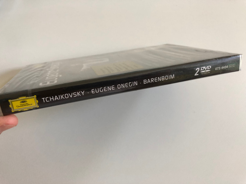 Tchaikovsky: Eugene Onegin / Director: Thomas Lang / Actors: Ryland Davies & Ferruccio Furlanetto / 2 DVDs / Made in the EU (0044007344347)