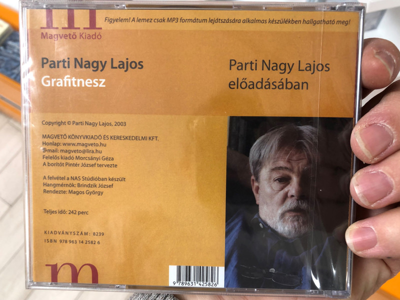 Grafitnesz by Parti Nagy Lajos / Contemporary Hungarian Audio Novel read by the Author / Parti Nagy Lajos előadásában / Magvető kiadó 2003 / MP3 CD (9789631425826)