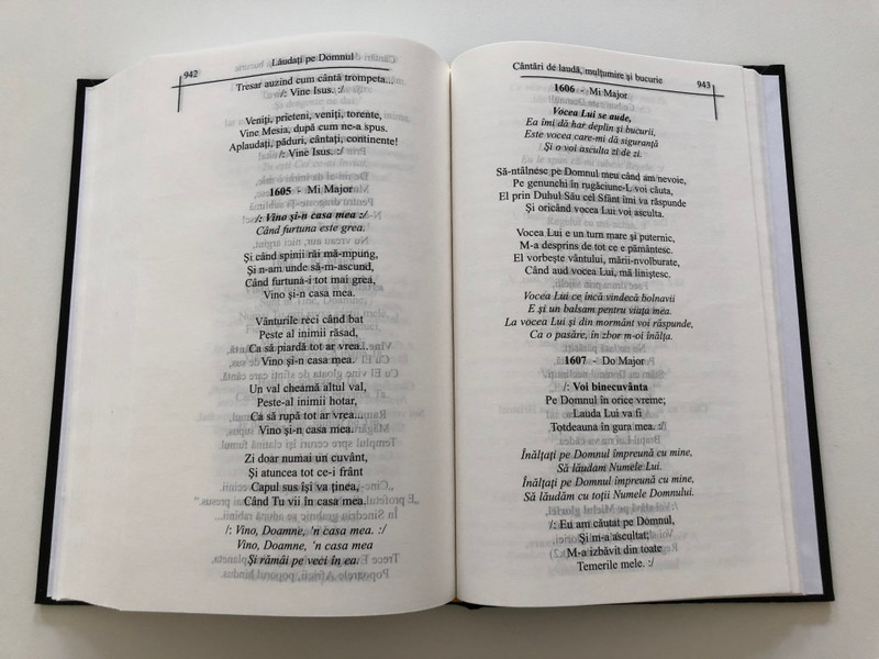 Laudati pe Domnul! - Sing to the Lord! / Romanian Christian Hymnal & Songbook / Romanian Bible Society 2017 / Hardcover (9786069160244)