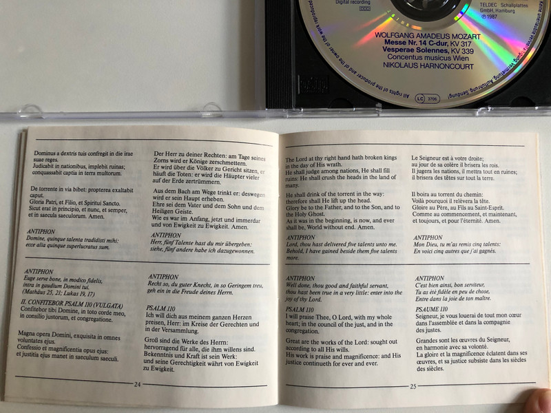 Wolfgang Amadeus Mozart - Krönungsmesse, KV 317 - Vesperae Solennes De Confessore, KV 339 / Joan Rodgers, Elisabeth Von Magnus, Josef Protschka, Laszlo Polgar, Arnold Schnonberg Chor / TELDEC Audio CD 1987 Stereo / 8.43535