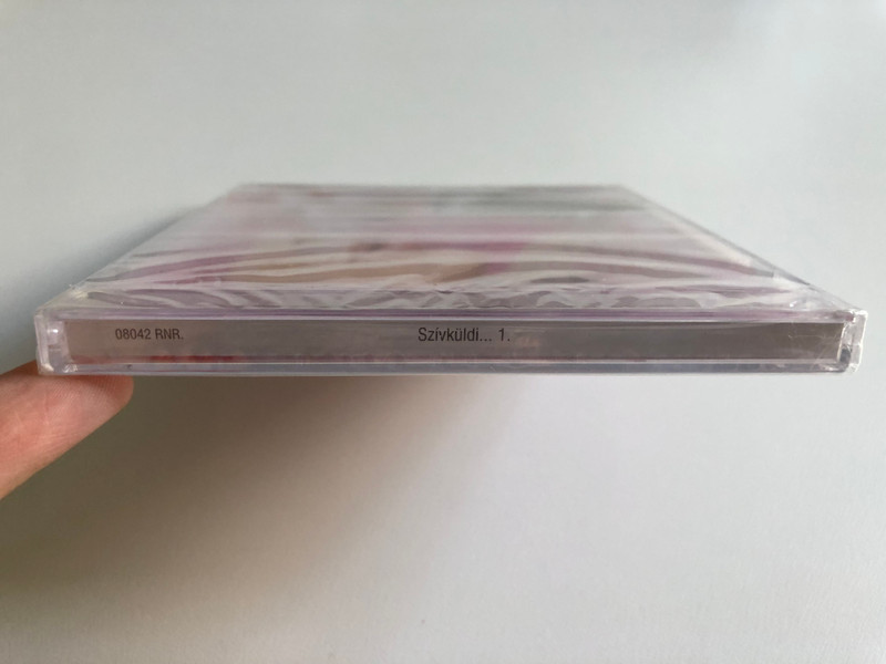 Szivkuldi... 1. - Romantikus Valogatas / Erzsikem, Uszik a csonakom, Elmult a szep alom, Szel viszi messze a fellegeket, Kicsiny falum csendes templomaban / Art Media Audio CD / 08042 RNR.