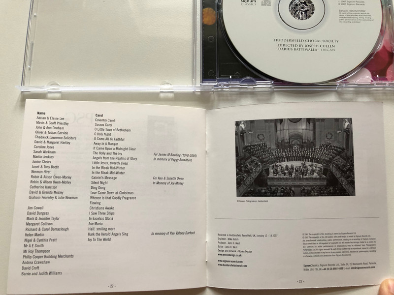 Huddersfield Choral Society - The Carols Album - Joseph Cullen (conductor), Darius Battiwalla (organ) / signum classics Audio CD 2007 Stereo / SIGCD108
