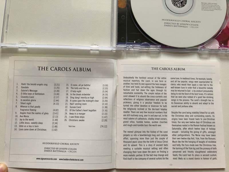 Huddersfield Choral Society - The Carols Album - Joseph Cullen (conductor), Darius Battiwalla (organ) / signum classics Audio CD 2007 Stereo / SIGCD108