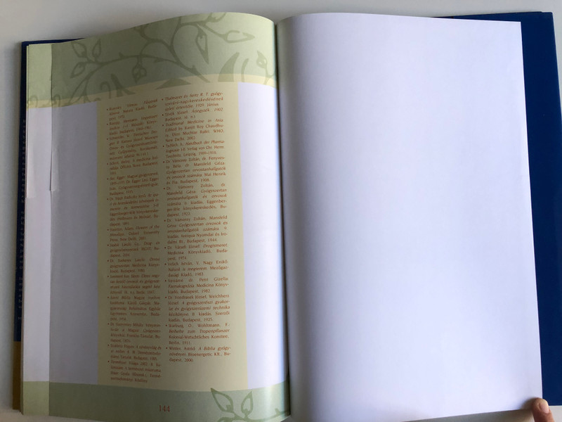 Az ember és a természet a gyógyszerészetben by Dr. Szarvasházi Judit / Man and nature in medicine / Állati és növényi anyagok felhasználása az ókortól a XX. századik / Animal and herbal materials used in medicine till the 20th century (9789637157134)