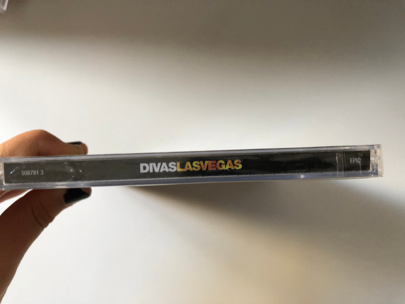 Divas Las Vegas - A Concert To Benefit The VH1 Save The Music Foundation - Celine Dion, Cher, Dixie Chicks, Shakira, Special Guests: Anastacia & Stevie Nicks / Special CD/DVD Combo, / Epic Audio CD + DVD 2002 / 508781 3