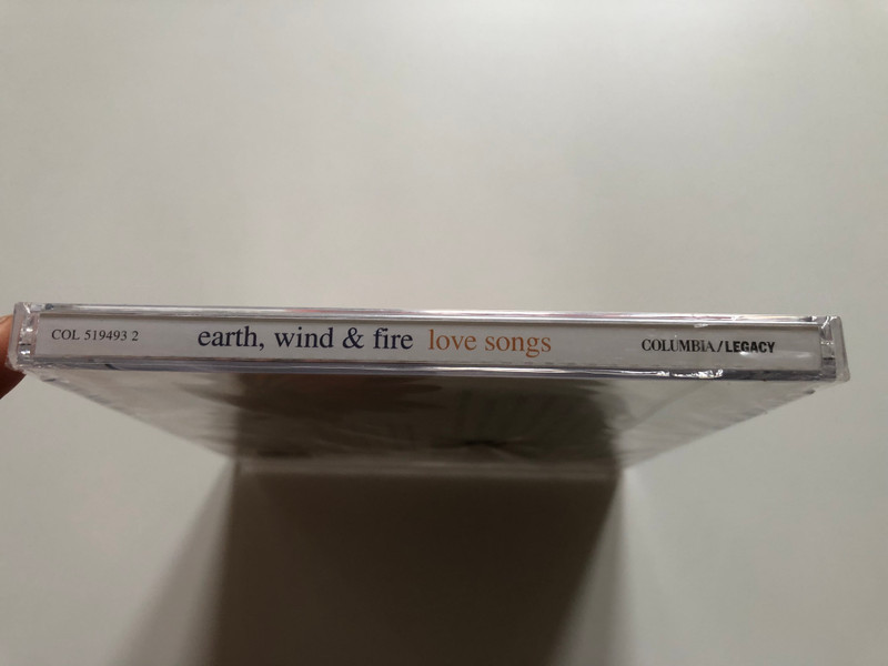 Earth, Wind & Fire – Love Songs / Columbia Audio CD 2004 / COL 519493 2