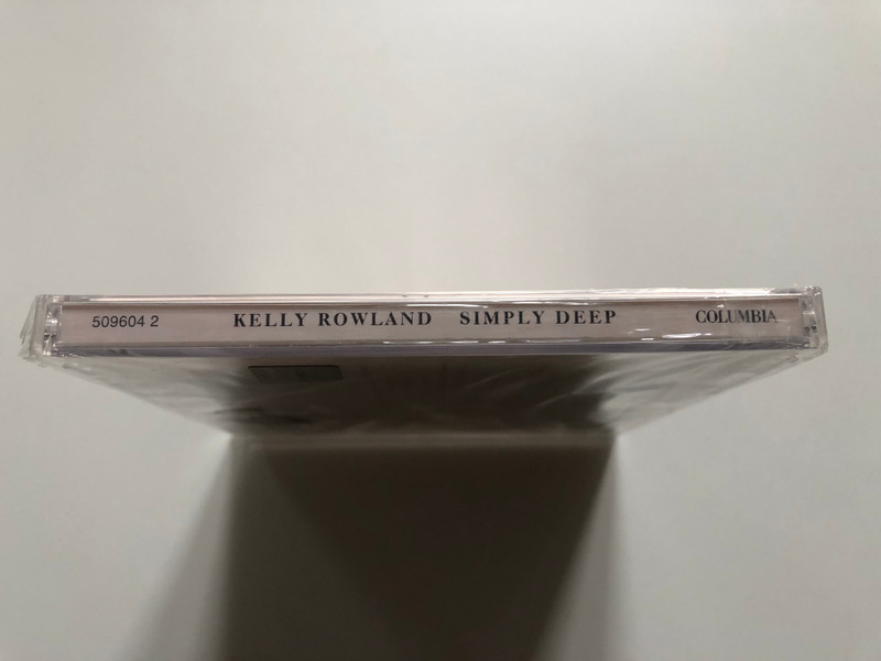 Kelly Rowland – Simply Deep / Features: Nelly, Solange, Joe Budden. Includes: 'Stole', 'Dilemma' plus bonus track & video / Columbia Audio CD 2003 / 509604 2