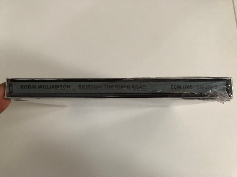 Robin Williamson – Skirting The River Road / Songs and Settings of Whitman, Blake and Vaughan / ECM Records Audio CD 2002 / ECM 1785