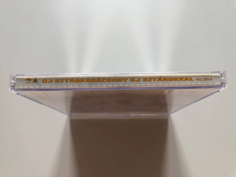 Új Sztárkarácsony - Új Sztárokkal / Romantic - Csendes Éj, Benkó Ildikó (Splash) - Kiskarácsony, Nagykarácsony, Bon Bon - Hull A Pelyhes Fehér Hó, Nika - Mennyől Az Angyal / Universal Music Audio CD 2000 / 013 381-2