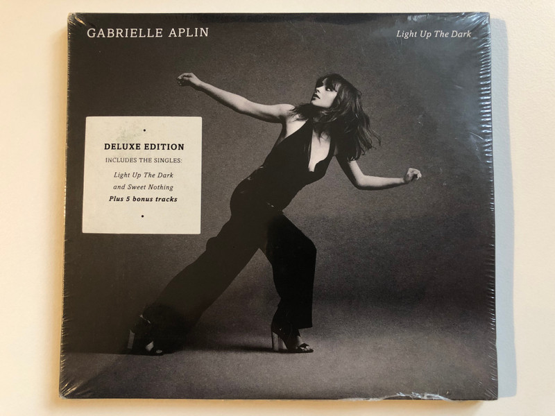 Gabrielle Aplin – Light Up The Dark / Deluxe Edition, Includes The Singles 'Light Up The Dark' and 'Sweet Nothing' plus 5 bonus tracks / Parlophone 2x Audio CD 2015 / 0825646088041
