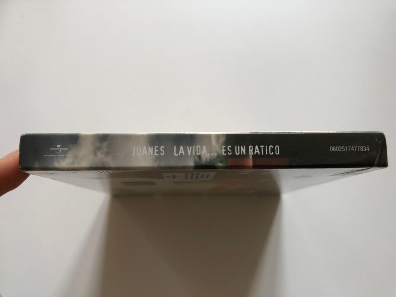 Juanes – La Vida... Es Un Ratico / Juanes - La Vida...Es Un Ratico - Limited Deluxe Edition CD + DVD. Deluxe Package With Exclusive Photos Plus DVD With Over 30 Minutes Of Special Footage / Universal Music Latino Audio CD + DVD 2007 / 0602517477834