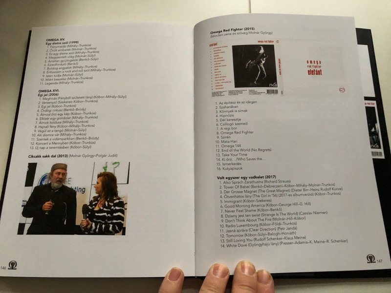 Omega a gitár mögül by Molnár György - Tóth Péter / Ahány kép, annyi történet / Omega band behind the scenes book / Alexandra kiadó / Hardcover (9789635822423)