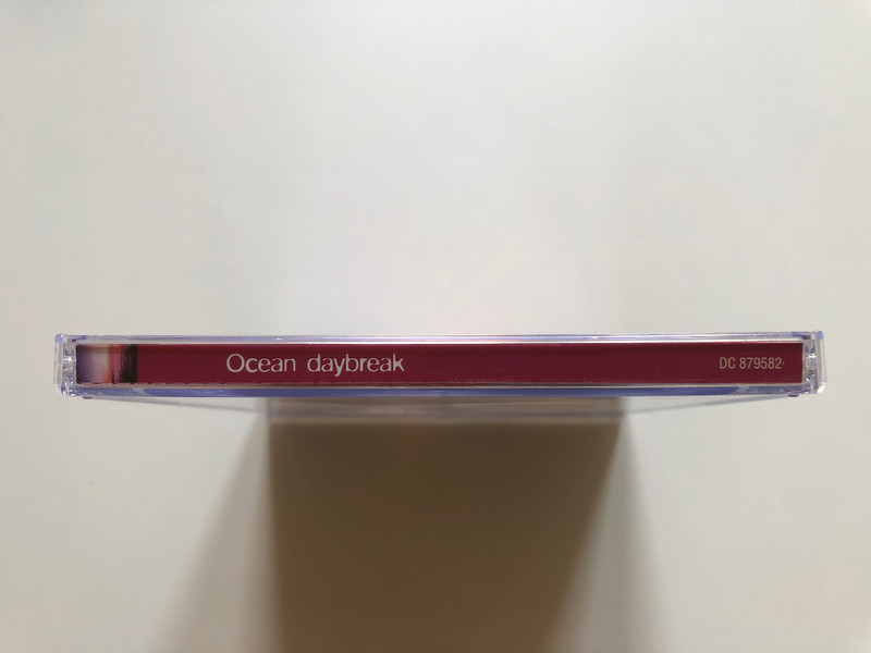 Ocean Daybreak / The beauty of music blended with the sensual sounds of nature to give the ultimate experience of tranquility and harmony / Disky Audio CD 1996 / DC 879582