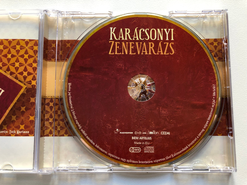 Karacsonyi Zenevarazs / Zseda, Kiraly Viktor, Mark, Szerekes Adrien, Varga Feri & Balassy Betty, Volgyesi Gabi, Csezy, Fekete David, Noemi Virag, Lakatos Krisztian / Magneoton Audio CD 2009 / 5186-56511-2