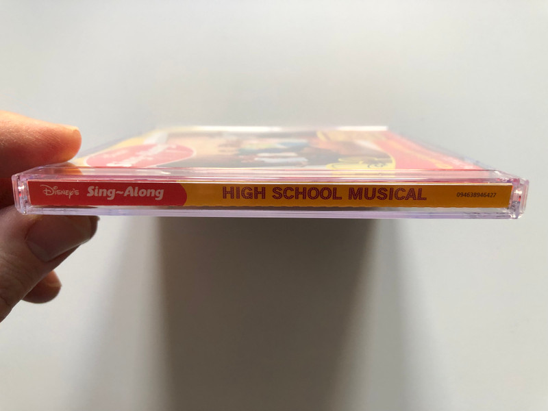 Disney's Sing-Along - High School Musical / CD and Lyric Book included 16 Tracks - Versions with & without lead vocals / Walt Disney Records Audio CD 2007 / 094638946427 