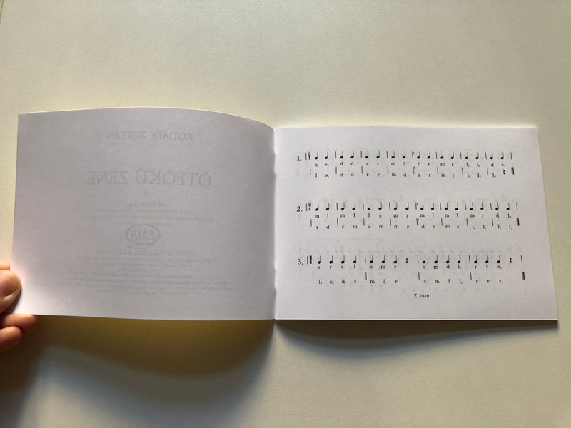Kodály Zoltán: Pentatonic Music 2 / 100 kis induló / Editio Musica Budapest Zeneműkiadó / 1958 / Kodály Zoltán: Ötfokú zene 2 / 100 kis induló / Paperback (9790080028100)