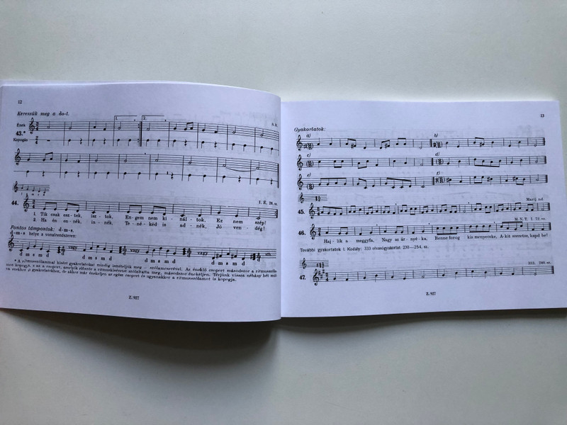 SZOLFÉZS PÉLDATÁR ALSÓFOK, I. KÖTET / Editio Musica Budapest Zeneműkiadó / Z. 927 (9790080009277)