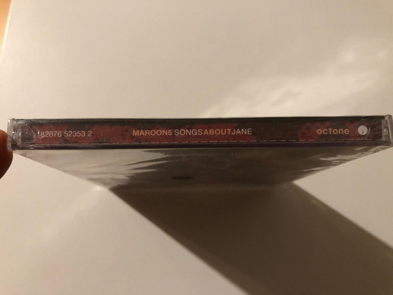 Maroon 5 – Songs About Jane / Includes the Hit Singles ''Harder To Breathe'', ''This Love'' & ''She Will Be Loved'' / Octone Records Audio CD 2003 / 82876 52353 2