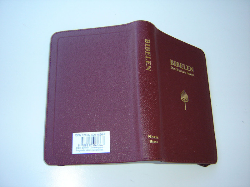 Norwegian Bible / Burgundy Leather Bound, Zipper, Golden Edges