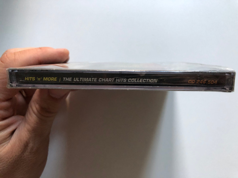 Hits 'n' more - The ultimate chart hits collection / What Is Love; I Heard It Through The Grapevine; I Will Survive; Disco Stomp; Fly, Robin, Fly; Manuel Goodbye; Amarillo; Nothing Compares 2 U / Eurotrend 2x Audio CD / CD 246.504