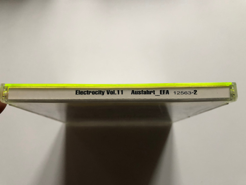 Electrocity Vol.12 / Armageddon Dildos; Mesh; Nude; Reclaim; Cubanate - 9:59 (Front 242 Mix); DAF/DOS; Front Line Assembly; Moby; Hotel; Mandalay; Imperative Reaction; Saft; Juno Reactor / Ausfahrt Audio CD 1999 / 12563-2