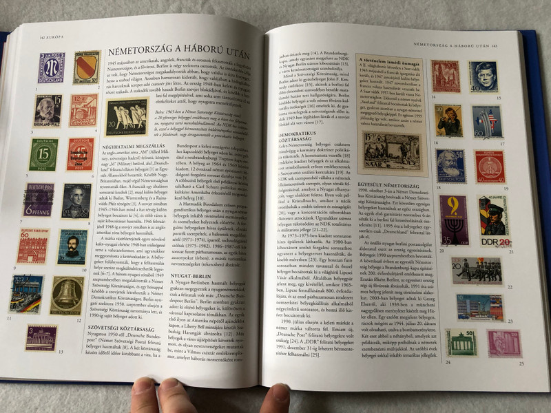 Bélyegek és bélyeggyűjtés by Dr. James Mackay / Stamps and stamp collecting / A Legteljesebb képes Enciklopédia / Kézikönyv a világ legismertebb bélyegeihez - 3000 színes illusztrációval / Kossuth kiadó / Hardcover (9789630957687)