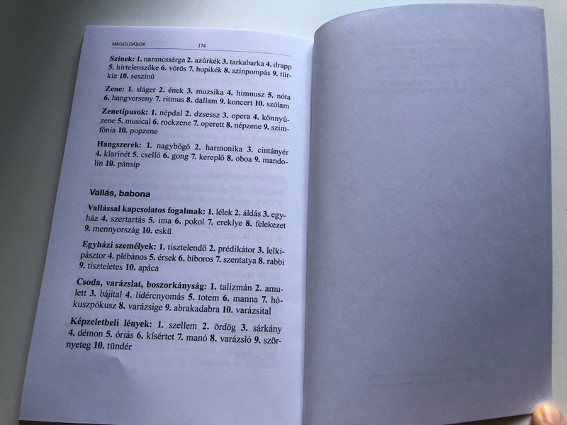 Anya - Nyelv - Lecke by Kiss Gábor, Mandl Orsolya / 100 szövegértési és szókincsfejlesztő feladatsor diákoknak tematikus elrendezésben / Tinta Könyvkiadó / Az ékesszólás könyvtára / 100 Hungarian linguistical & vocabulary enriching lessons (9789634093404)