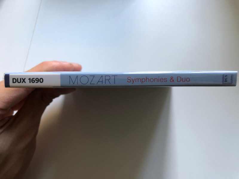 Mozart - Symphonies & Duo / Karolina Nowotczynska (violin), Marcin Zdunik (cello), Elblag Chamber Orchestra, Marek Mos (conductor) / DUX Recording Audio CD 2021 / DUX 1690