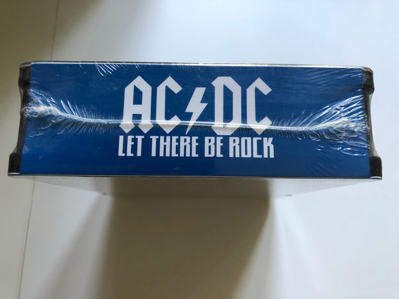 AC/DC – Let There Be Rock / Pour La Premiere Fois En Blu-Ray, Edition Limitee / Revivez Le Concert Legendaire Au Son Remasterise, Et En Haute Definition / Warner Home Video Blu-ray Disc + DVD, Box Set 2011 / 5000105861