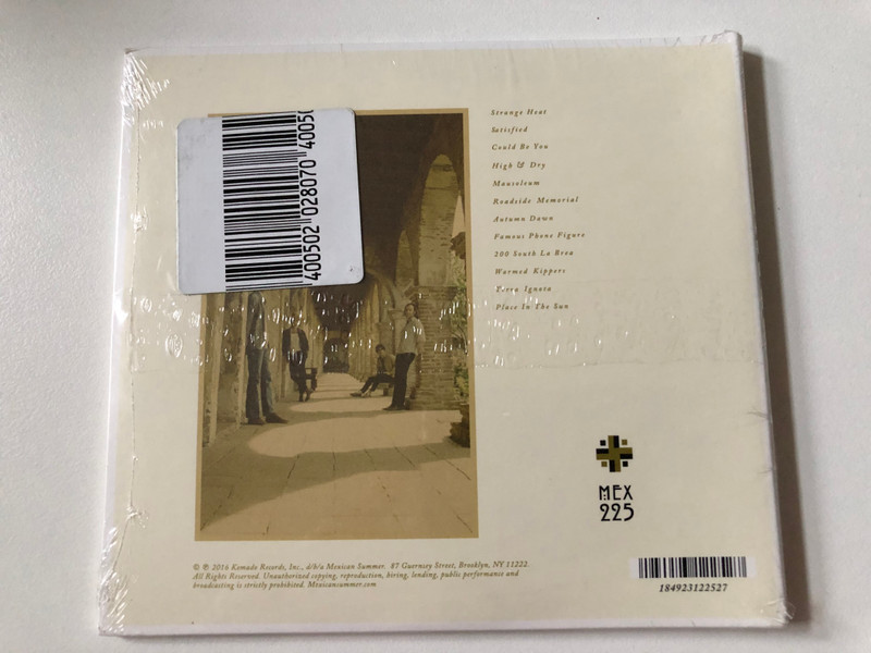 Allah Las - Calico Review / On their third album Calico Review, Allah Las weave their dreamy version of west coast psychedelia with advanced songwriting and exquisite production deatil. / Mexican Summer Audio CD 2016 / Mex225