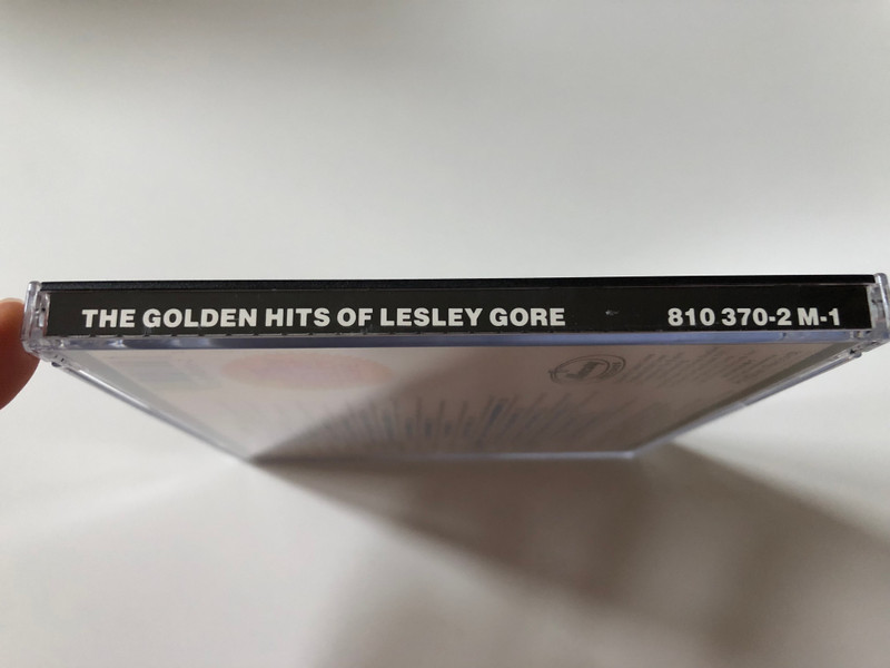 The Golden Hits Of Lesley Gore / It's My Party; Hey Now; Just Let Me Cry; Sunshine, Lollipops And Rainbows; That's The Way Boys Are; You Don't Own Me; Judy's Turn To Cry; Maybe I Know / Mercury Audio CD 1987 / 810 370-2 M-1 