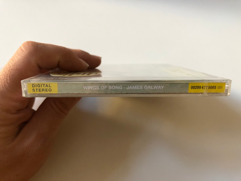 James Galway – Wings Of Song / Includes two bonus tracks: world-premiere recording of LORD OF THE RINGS SUITE, New Recording of Annie's Song / Deutsche Grammophon Audio CD 2004 Stereo / 00289 477 5085 