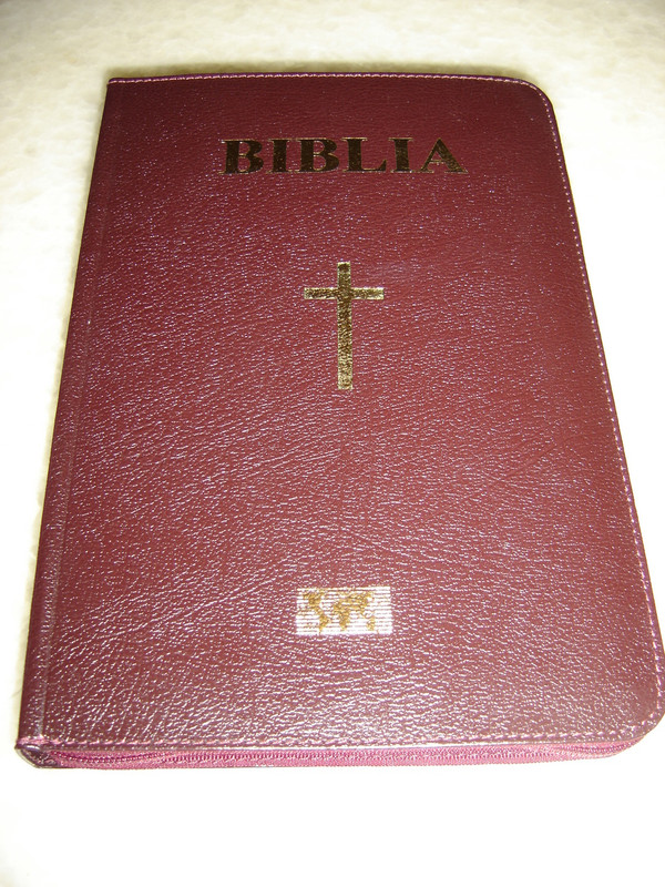 Biblia / Romanian Bible Leather Bound BURGUNDY Color with Ziper