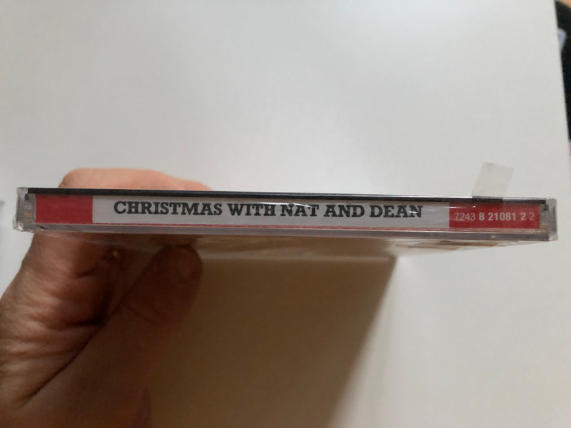 Christmas With Nat & Dean - 22 Christmas Classics From Nat King Cole & Dean Martin / Including: The Christmas Song, White Christmas, Silent Night, Adeste Fideles, Winter Wonderland / EMI Gold Audio CD Mono / 724382108122