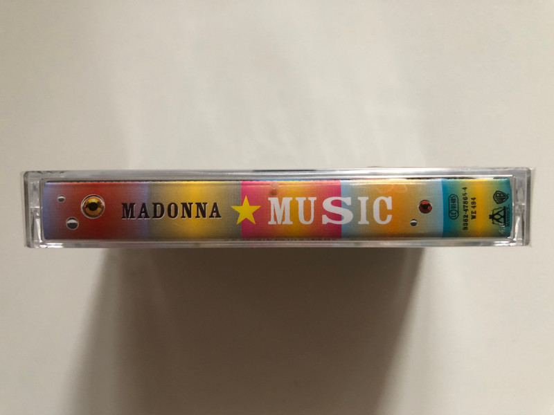 Madonna – Music / Featuring The Hit Singles ''Music'' & ''American Pie'' / Warner Bros. Records Audio Cassette / 9362-47865-4