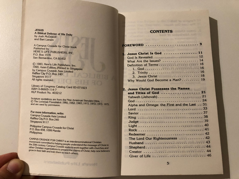 Jesus: A Biblical Defense of His Diety Paperback / Authors: Josh McDowell, Bart Larson  (0866051147)