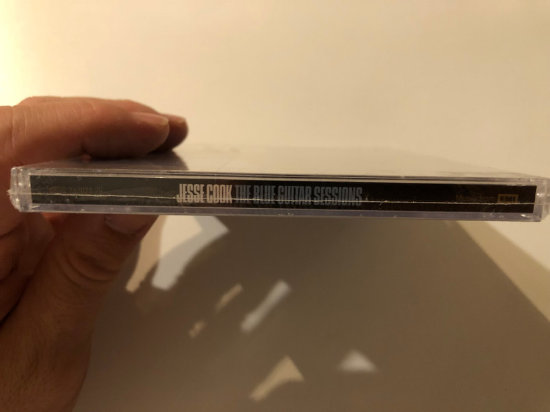 Jesse Cook – The Blue Guitar Sessions / Featuring: Emma-Lee, Chendy Leon, Chris Church, Maninho Costa, Amy Laing, Pat Collins, Tom Szczesniak / EMI Audio CD 2012 / 50999-232024-29