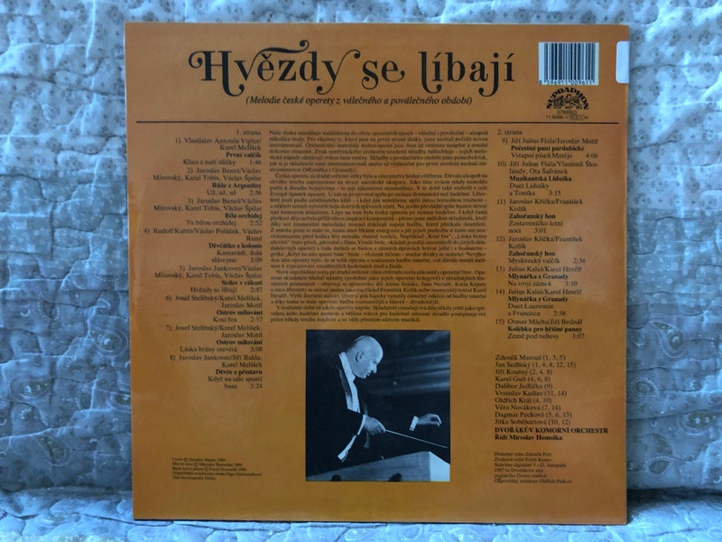 Hvězdy Se Líbají (Melodie České Operety Z Válečného A Poválečného Období) - Nováková, Pecková, Soběhartová, Gult, Jedlička, Kadlec, Koutný, Král, Matouš, Sedliský, Dvořákův Komorní Orchestr / Supraphon LP Stereo 1988 / 11 0096-1 631