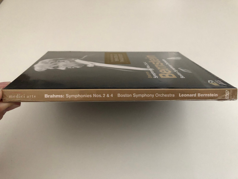 Berliner Philharmoniker - Karajan Memorial Concert  Johannes Brahms Symphonies Nos. 2 & 4  Directed by Robert Englander  Bounus Film Bernstein in Tanglewood  DVD (880242721389)