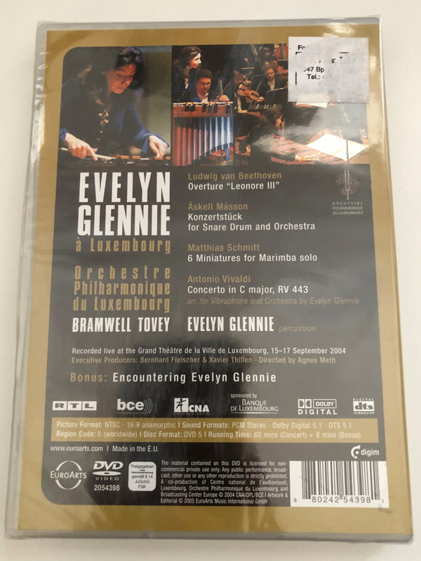 Evelyn Glennie a Luxembourg  BONUS ENCOUNTERING EVELYN GLENNIE  RECORDED LIVE AT THE GRAND THEATRE DE LA VILLE DE LUXEMBOURG, 15-17 SEPTEMBER 2004  A LUXEMBOURG, ORCHESTRE PHILHARMONIQUE DU LUXEMBOURG, BRAMWELL TOVEY  DVD (880242543981)