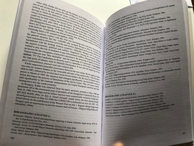 Hungary and the Hungarians  Editor S. J. MAGYARÓDY  CORVINUS PUBLISHERS BUFFALO-HAMILTON  Paperback (1882785231)